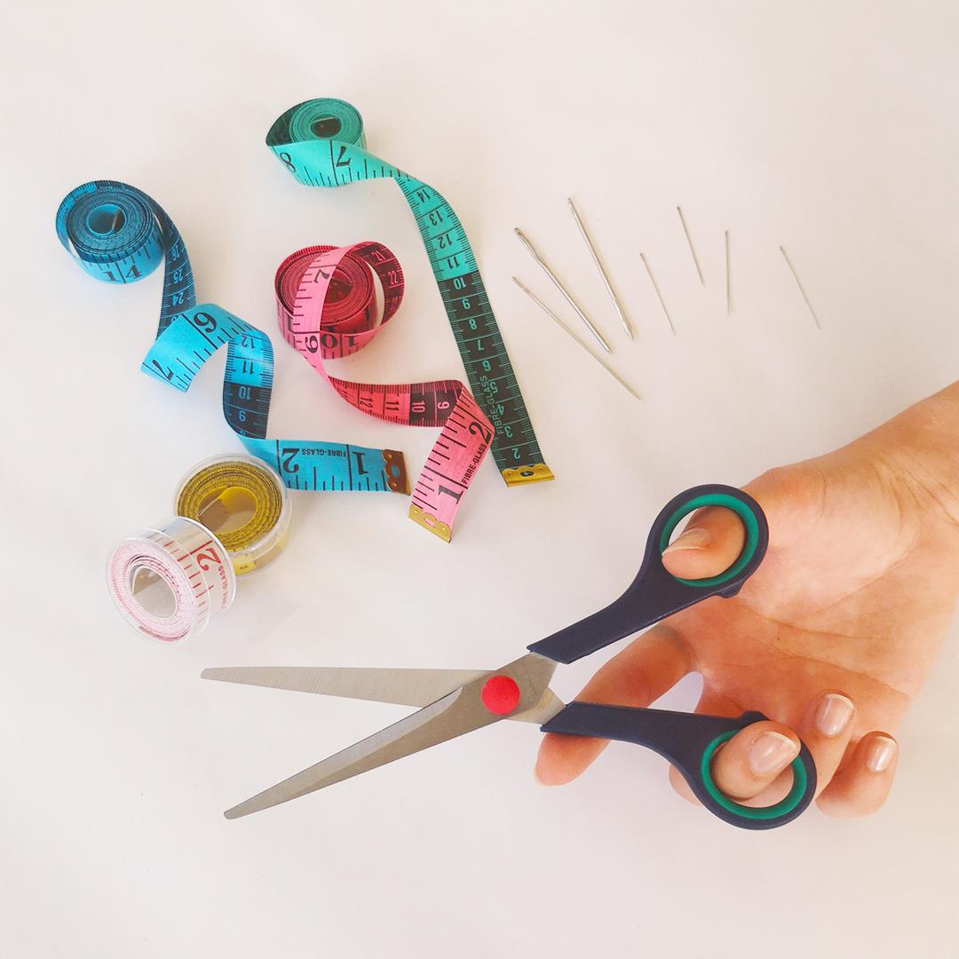 55 Parça İğne, Taksun C2007 Makas, Yeşil Kutulu Mezura 3'lü Dikiş Seti